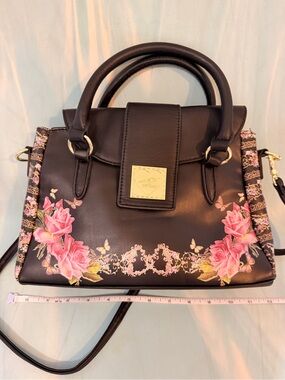 Betsey Johnson Floral Accent Black Satchel Handbag - Pink Rose Print - 💐